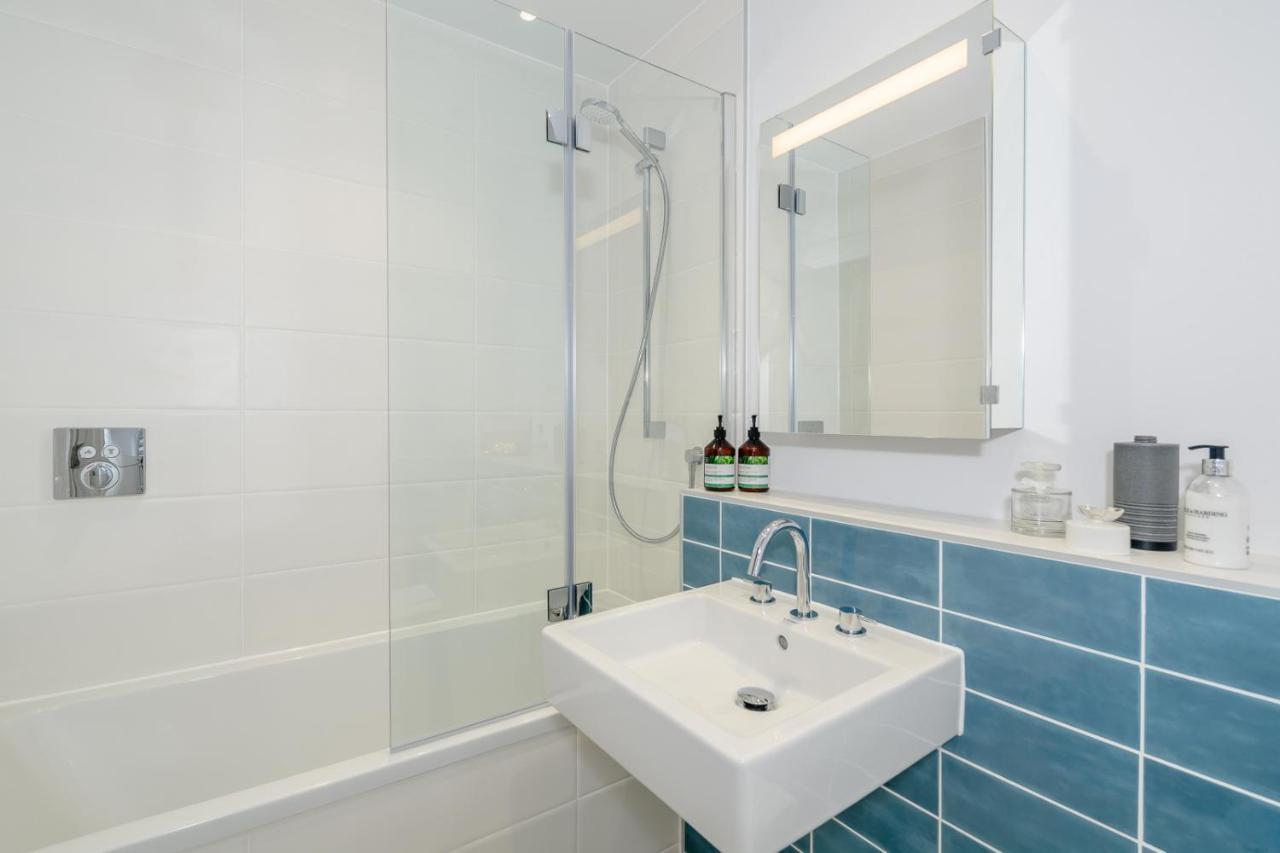 5 Middlecombe - Luxury Apartment At Byron Woolacombe, Only 4 Minute Walk To Woolacombe Beach! Bagian luar foto